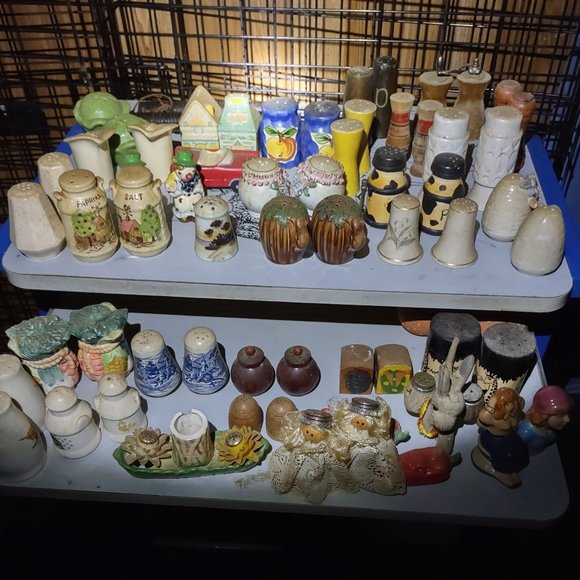 Salt pepper shakers - Picture 1 of 1